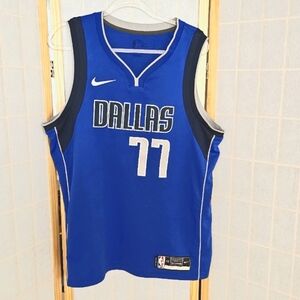 NIKE NBA DALLAS MAVERICKS LUKA DONČIC SWINGMAN ROAD JERSEY GAME ROYAL
